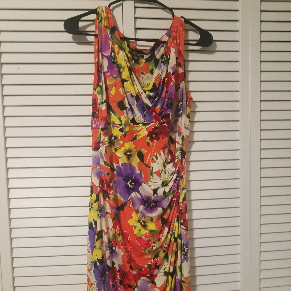 Dress - Picture 2 of 4